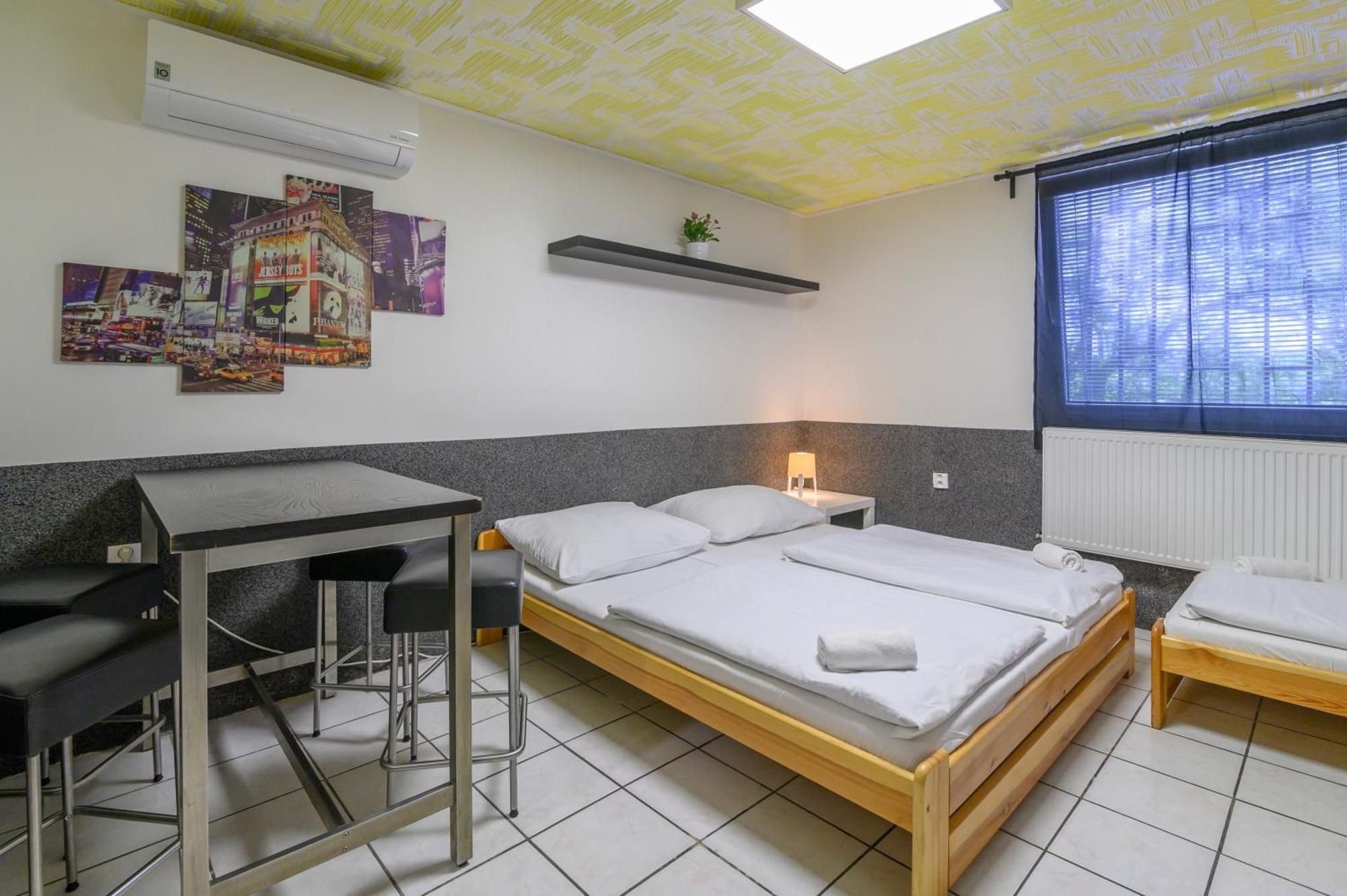 Hostel Seven Prague Ngoại thất bức ảnh