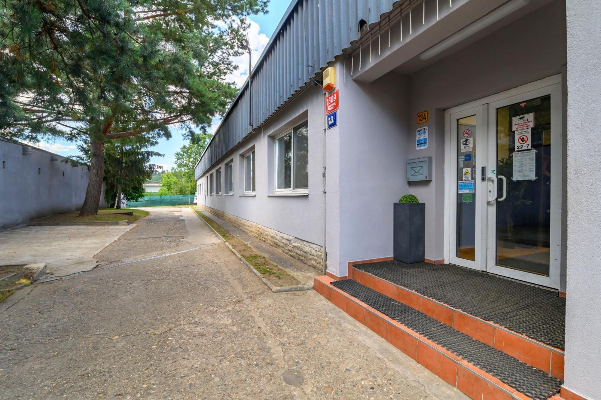 Hostel Seven Prague Ngoại thất bức ảnh